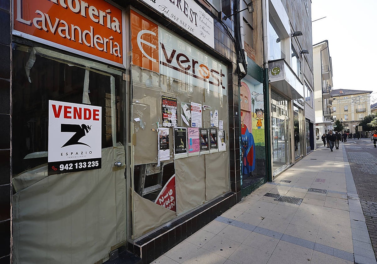 Locales vacíos disponibles para la instalación de nuevos proyectos empresariales en Torrelavega.