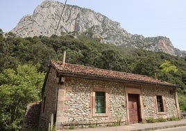 La Casa de la Naturaleza, que proyectan convertir en punto de encuentro montañero.