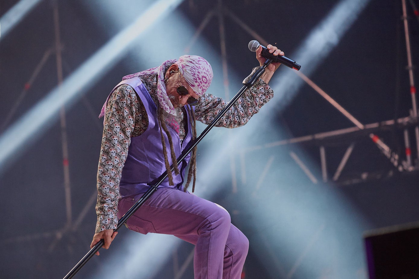 El Drogas dedicó unos minutos a saludar al grupo La Fuga, que no pudo estar en el festival