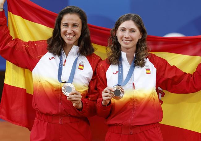 Sara Sorribes y Cristina Bucsa, bronce en dobles femeninos.