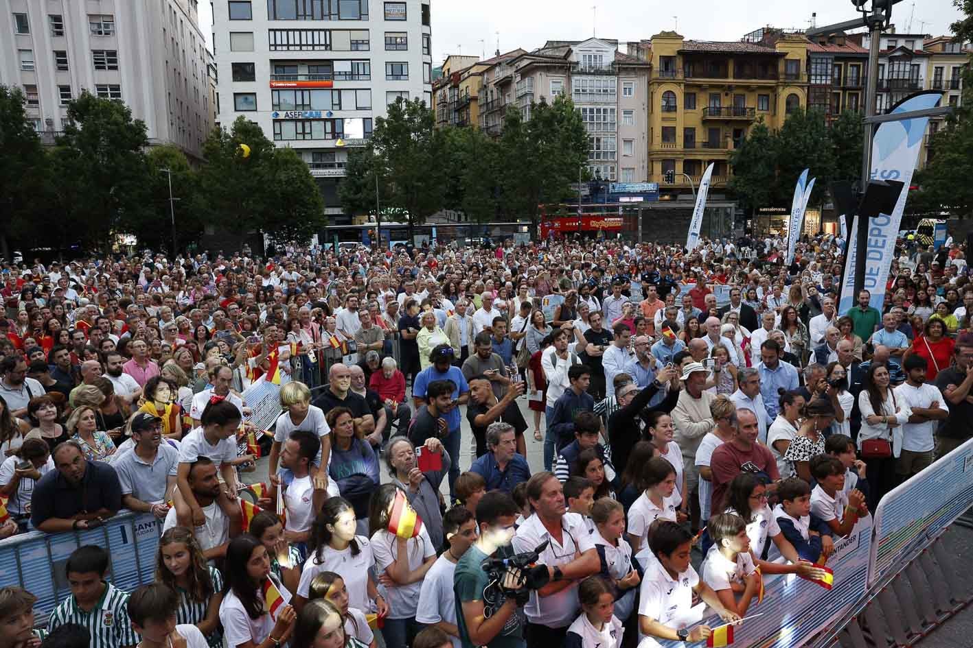 Imagen general de cómo estaba la plaza del Ayuntamiento de Santander