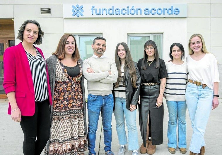 Parte del equipo de trabajo de Fundación Acorde. En el vídeo: entrevista a su presidente, Damián González.