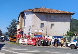 Concentración, este viernes en Santa María de Cayón.