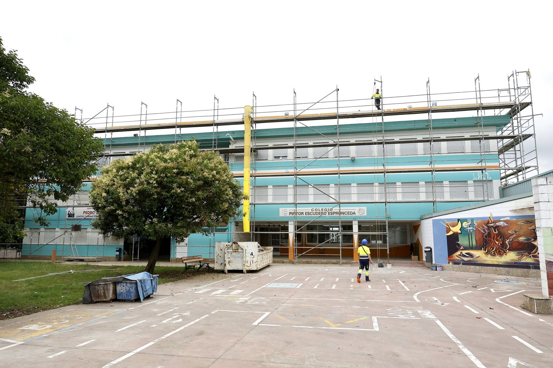 Trabajos en la cubierta del colegio, este verano.