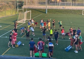 Los jugadores, durante una de las sesiones de entrenamiento en San Román.