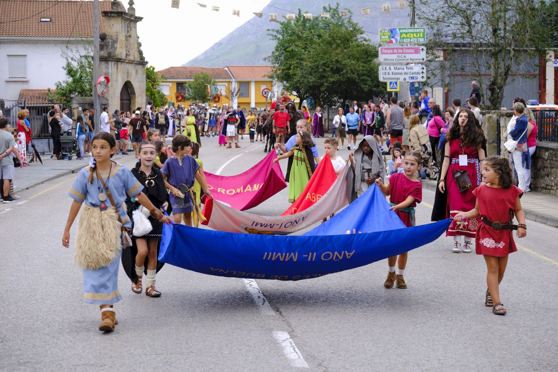 Niños y mayores han participado en la fiesta.