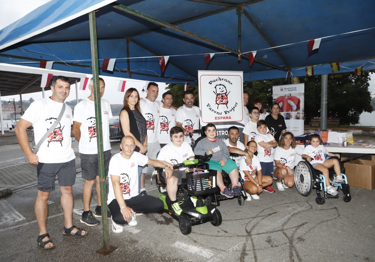 Grupo organizador y colaboradores del «birle solidario» Duchenne.