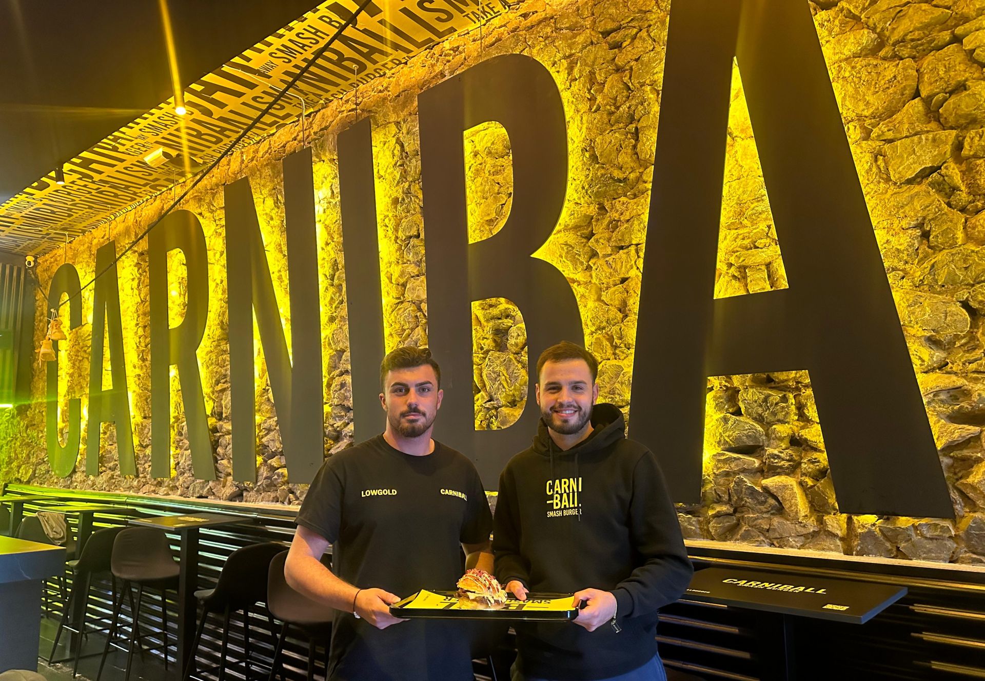 Borja Fernández y Pablo León, de Carniball, presentan su propuesta para The Champions Burger.