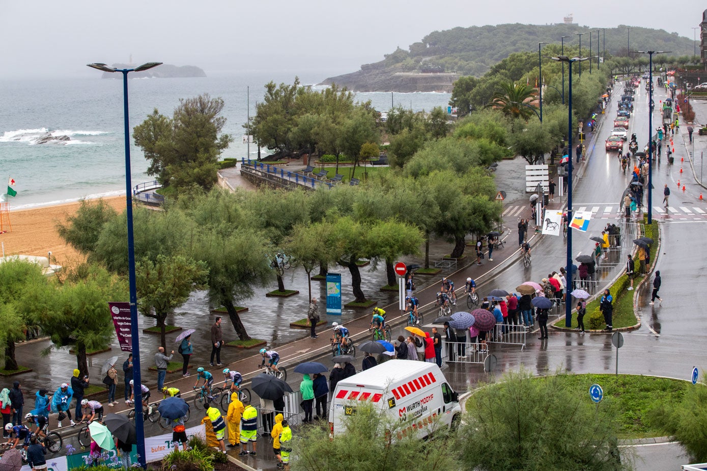 A pesar de la lluvia, la afición respondió.