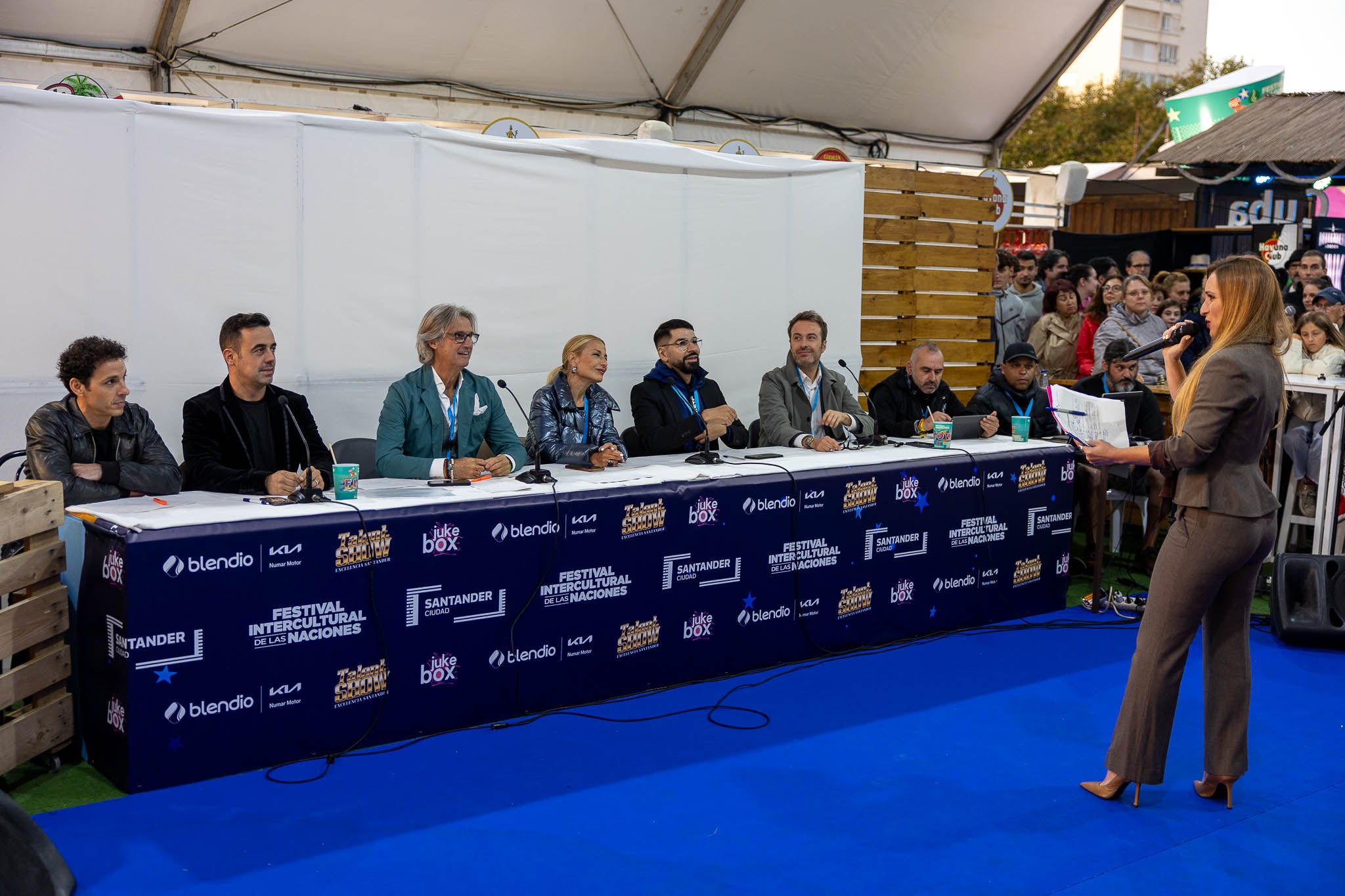 El jurado compuesto por Iván Rey, Raúl Alegría, Poty Castillo, Ana Mancina, Carlos Rodríguez y Jesús Mazón.