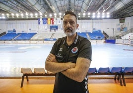 Rubén Garabaya posa en La Albericia antes del entrenamiento de ayer por la tarde.