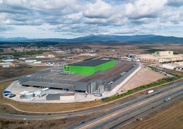 Vista aérea de las dos fábricas que Galletas Gullón tiene en la actualidad en Aguilar de Campoo.