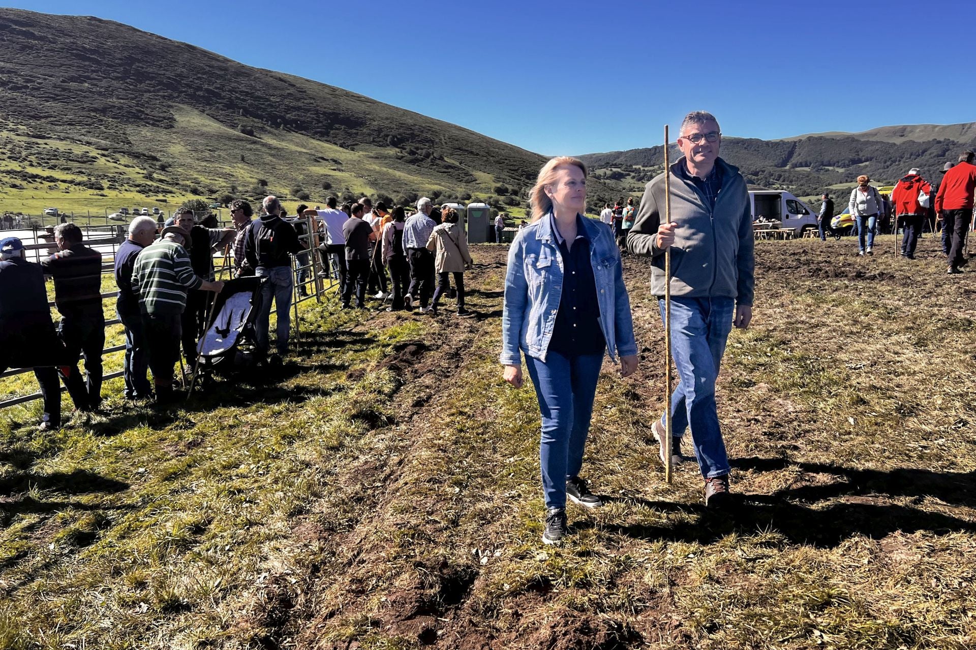 La consejera de Desarrollo Rural, Ganadería, Pesca y Alimentación, María JesúsSusinos, ha asistido a la feria anual de Ganado 'La Tejera