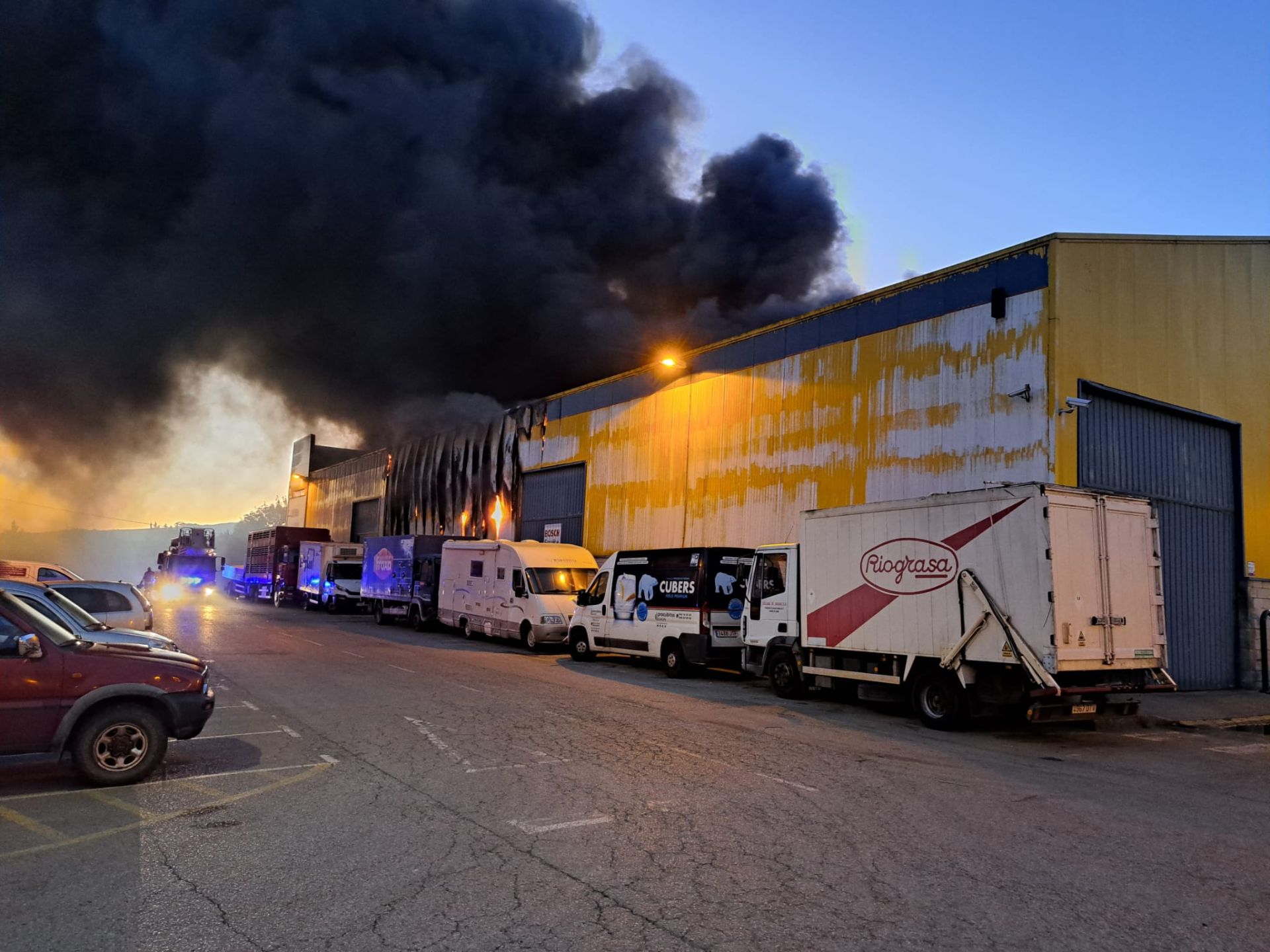 Imágenes del incendio en el taller de Cartes