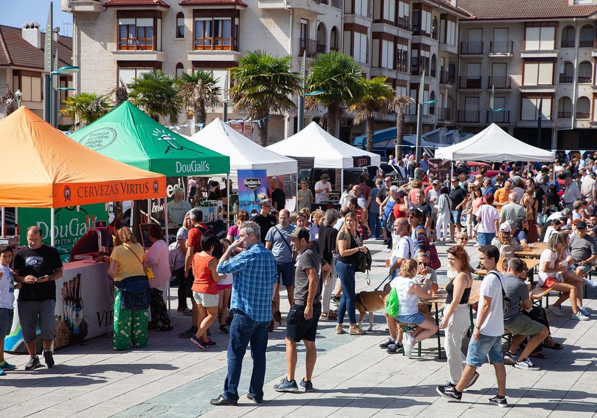 Feria de la Cerveza Artesana de Cantabria en Noja el año pasado.