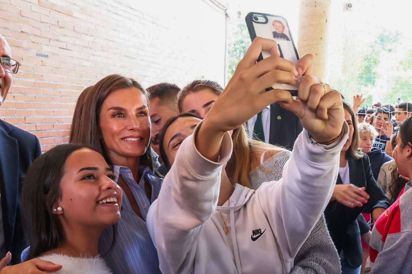 Un selfie con un grupo de alumnas.