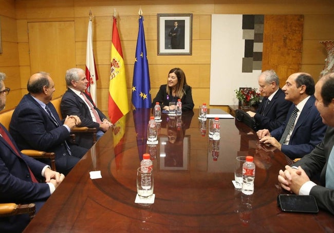 Reunión reciente entre el Gobierno de Cantabria y el equipo del Grupo Mello, entre ellos el propietario Joao de Mello.