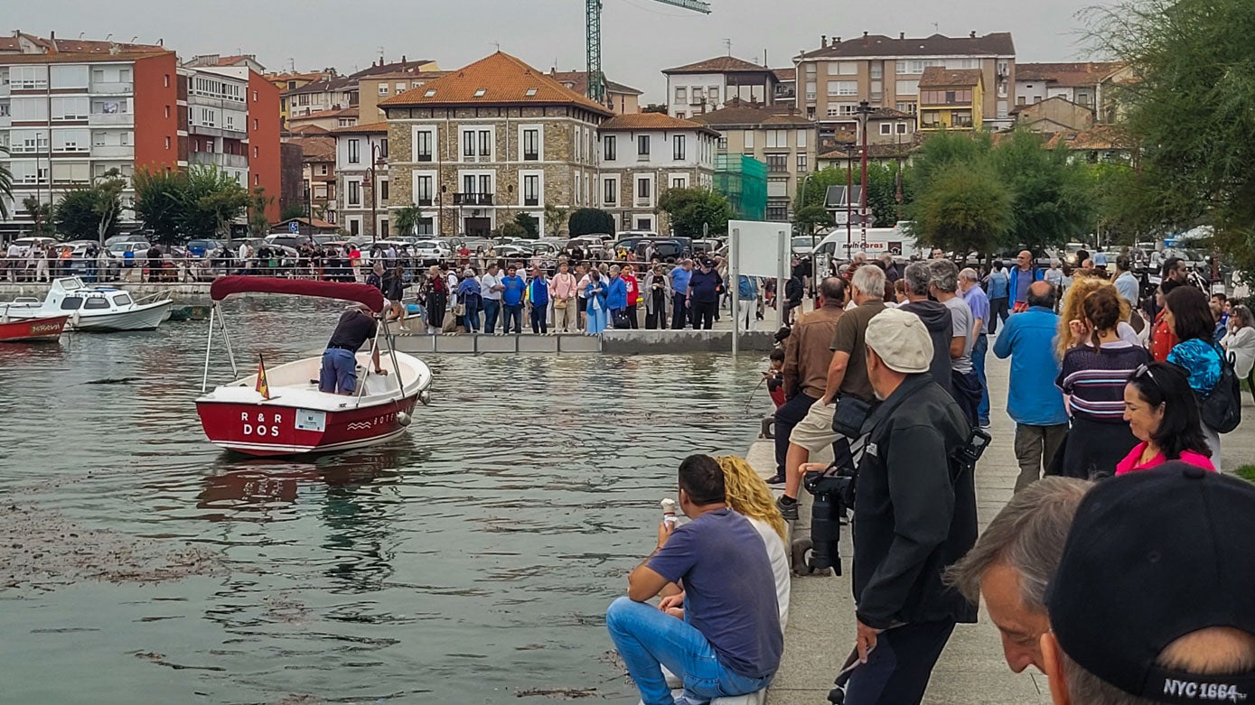 La expectación ha máxima toda la tarde. Los vecinos temían que el agua se debordara como en otras ocasiones.