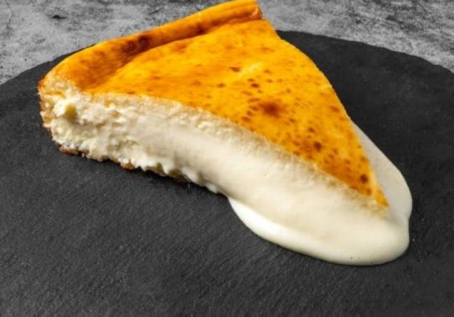 Porción de la tarta de queso clásica de Bascakes, que se venderá a 5 euros.