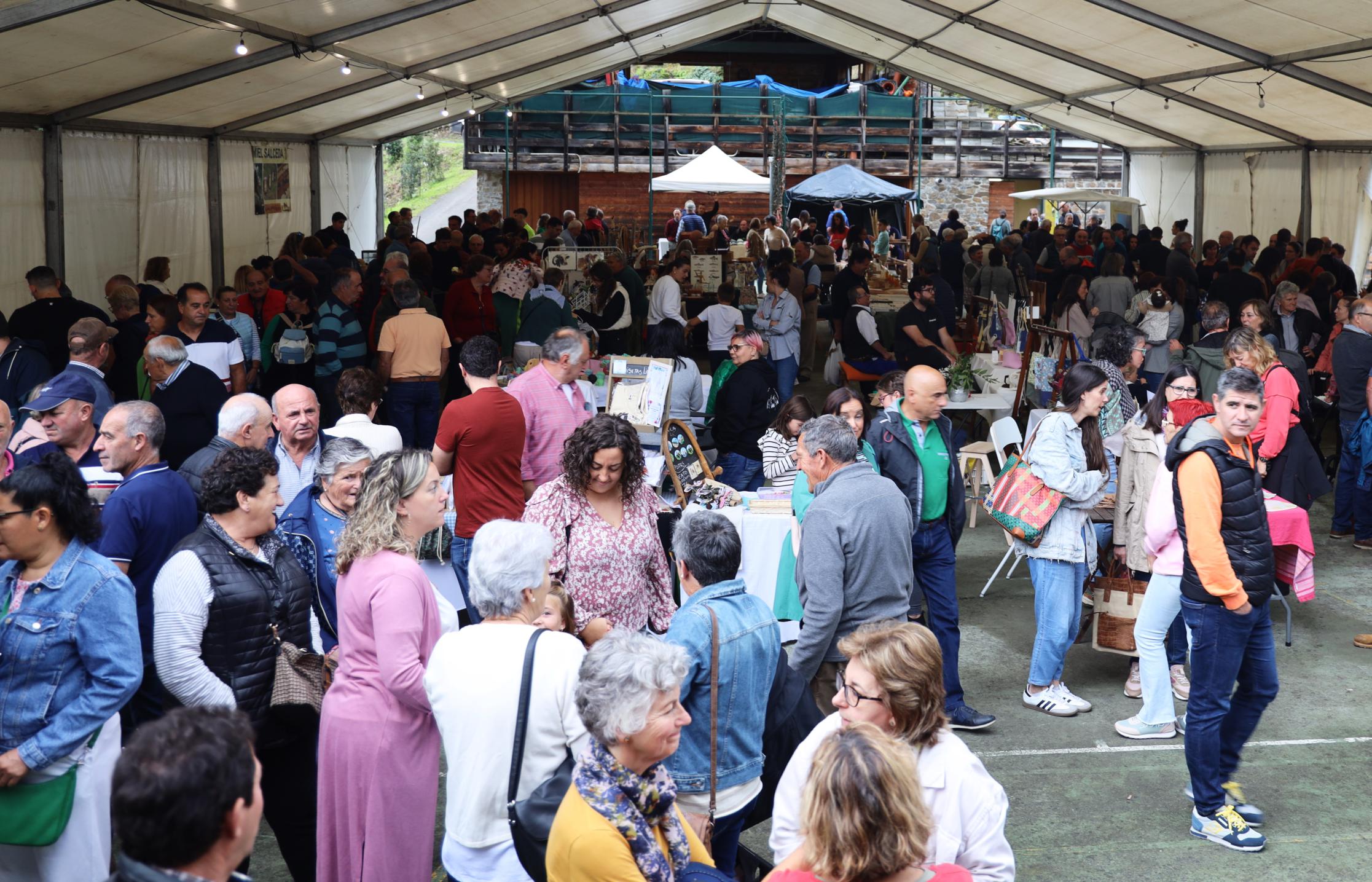 Mucho público visitó la feria de la miel