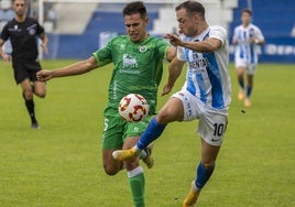 Un momento del encuentro en el derbi.