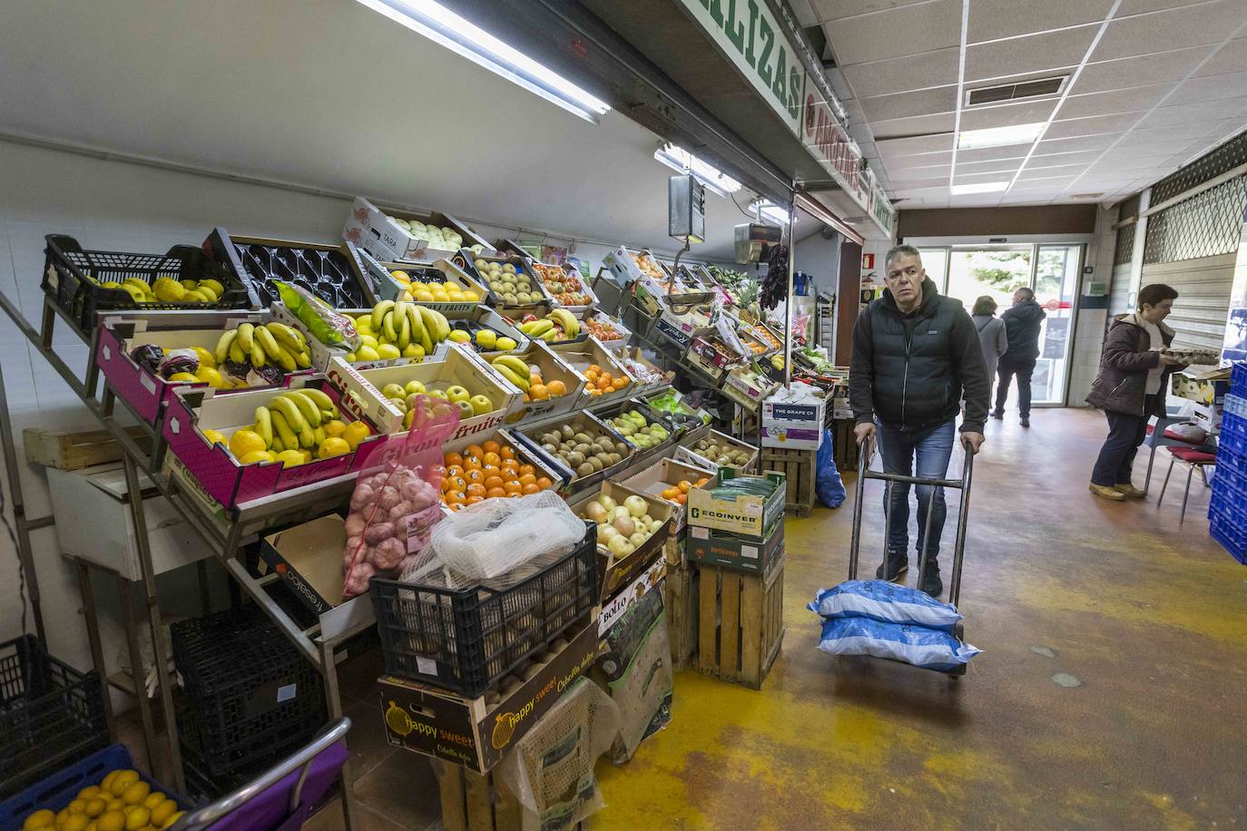 Los antiguos puestos. De ellos solo han sobrevivido cuatro comercios.