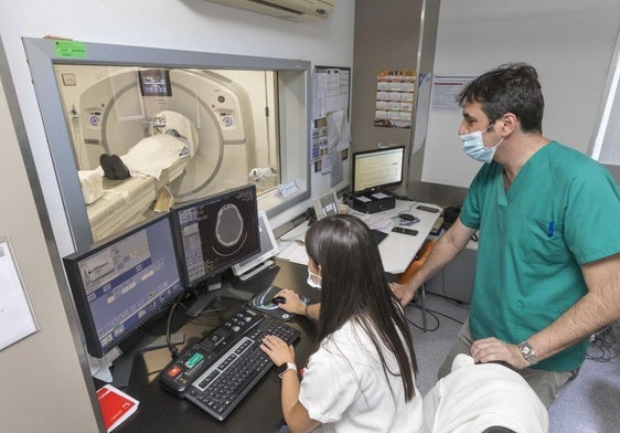 Una de las salas de Radiodiagnóstico del Hospital Valdecilla, en Santander.