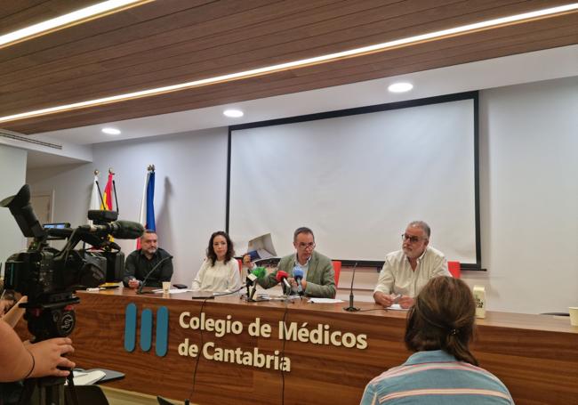 Rueda de prensa del Sindicato Médico esta semana, en la que fue muy crítico con la Administración por no cumplir el acuerdo y por las condiciones laborales.