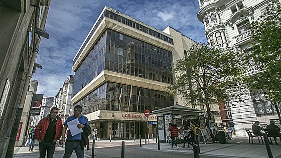 La deuda de Cantabria sube cien millones y alcanza los 3.412, casi el total del Presupuesto