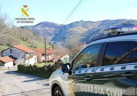 Una patrulla de la Guardia Civil en el entorno rural.