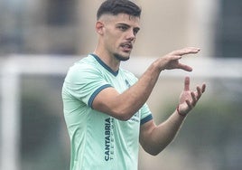 Javi Montero, durante un entrenamiento en La Albericia.