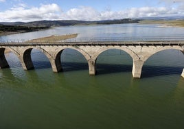 El embalse del Ebro cuenta en la actualidad con 199 hectómetros cúbicos de agua de los 540 totales de su capacidad.