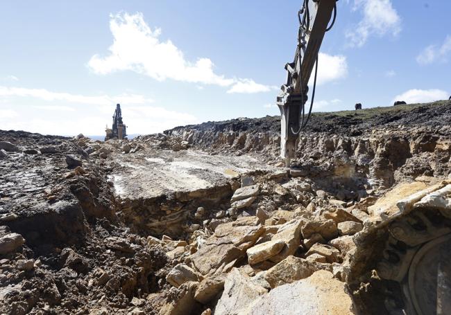 El camino será de una piedra especial de drenaje y zahorra.