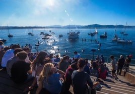 Numeroso público presenció el homenaje a 'Chacho' en el CEAR de vela.