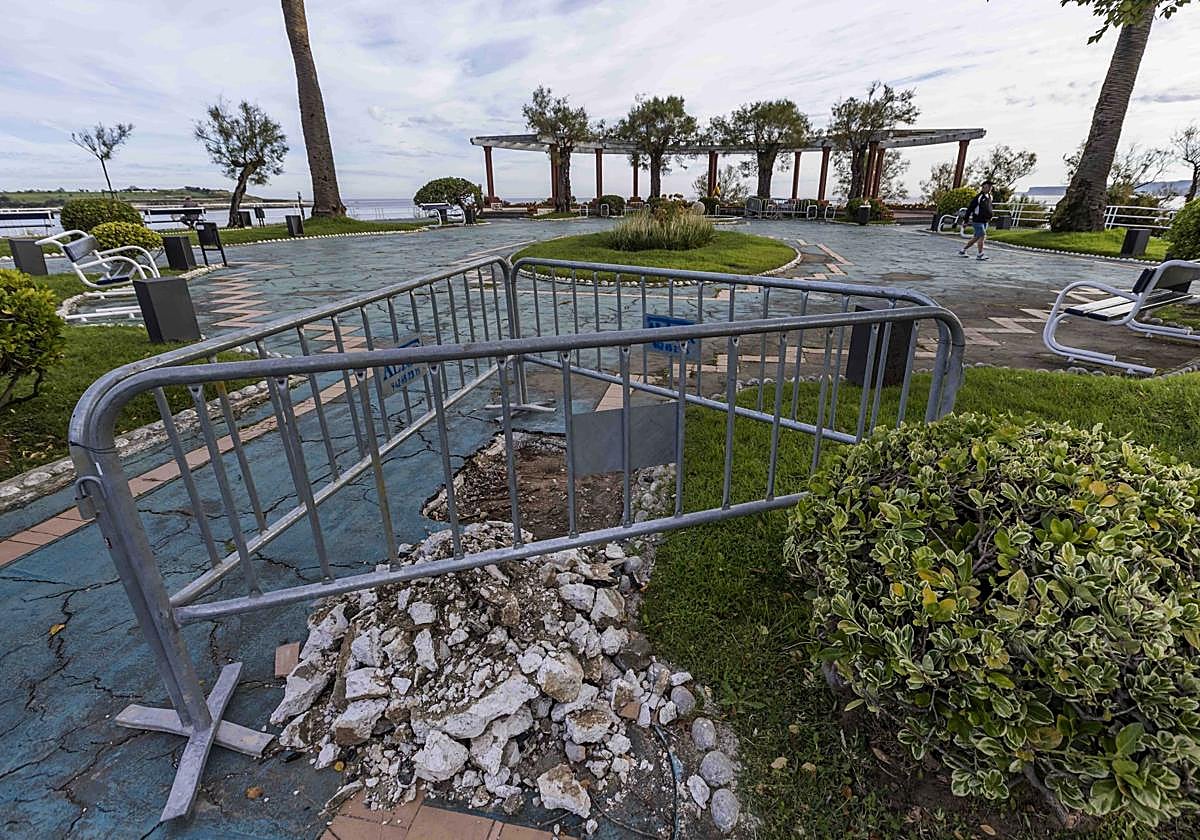 Las catas que se están realizando actualmente en el terreno para conocer el estado de las capas inferiores.