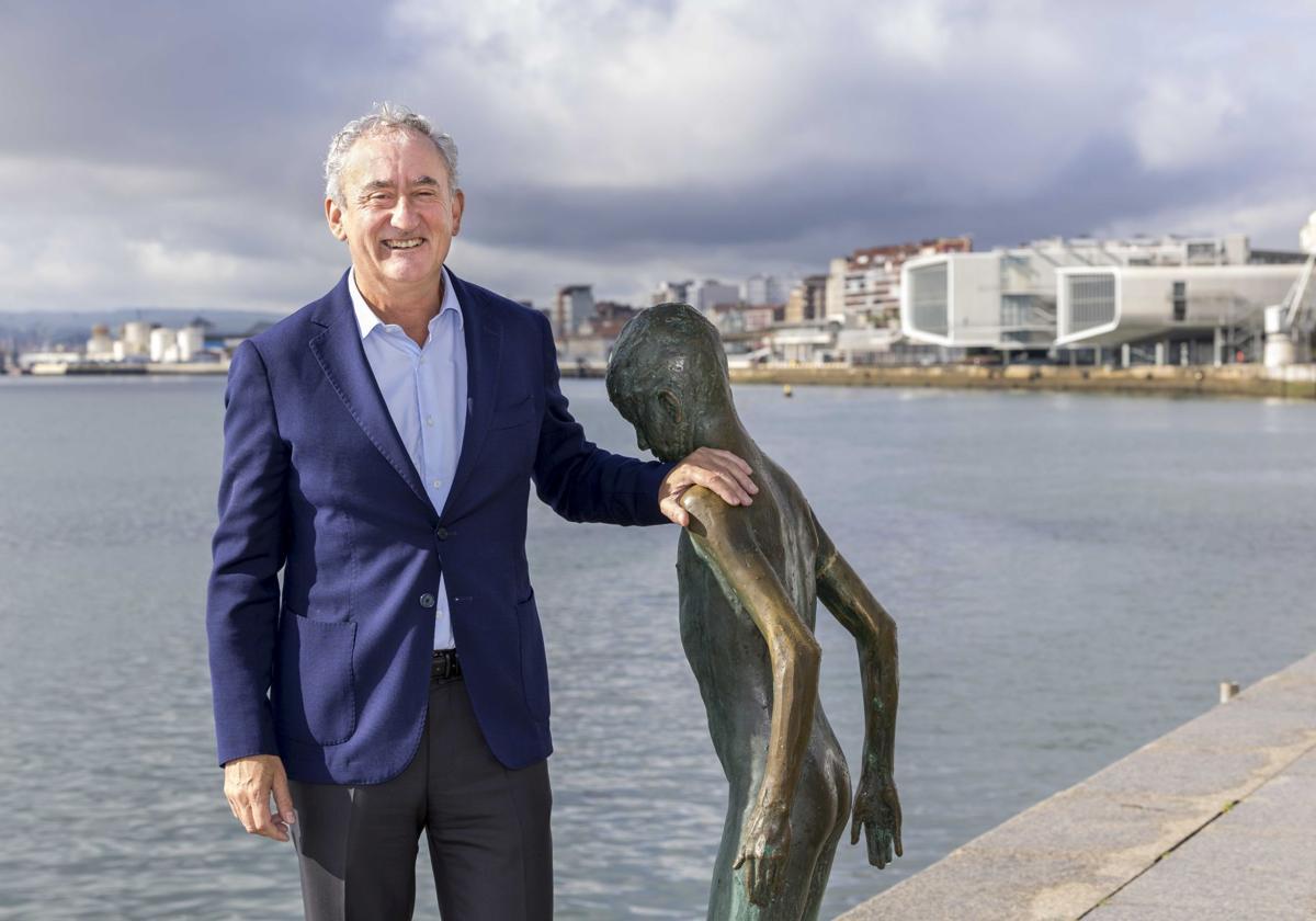 El médico Tomás Cobo, en Santander, al día siguiente de su elección como presidente de Unión Profesional. roberto ruiz