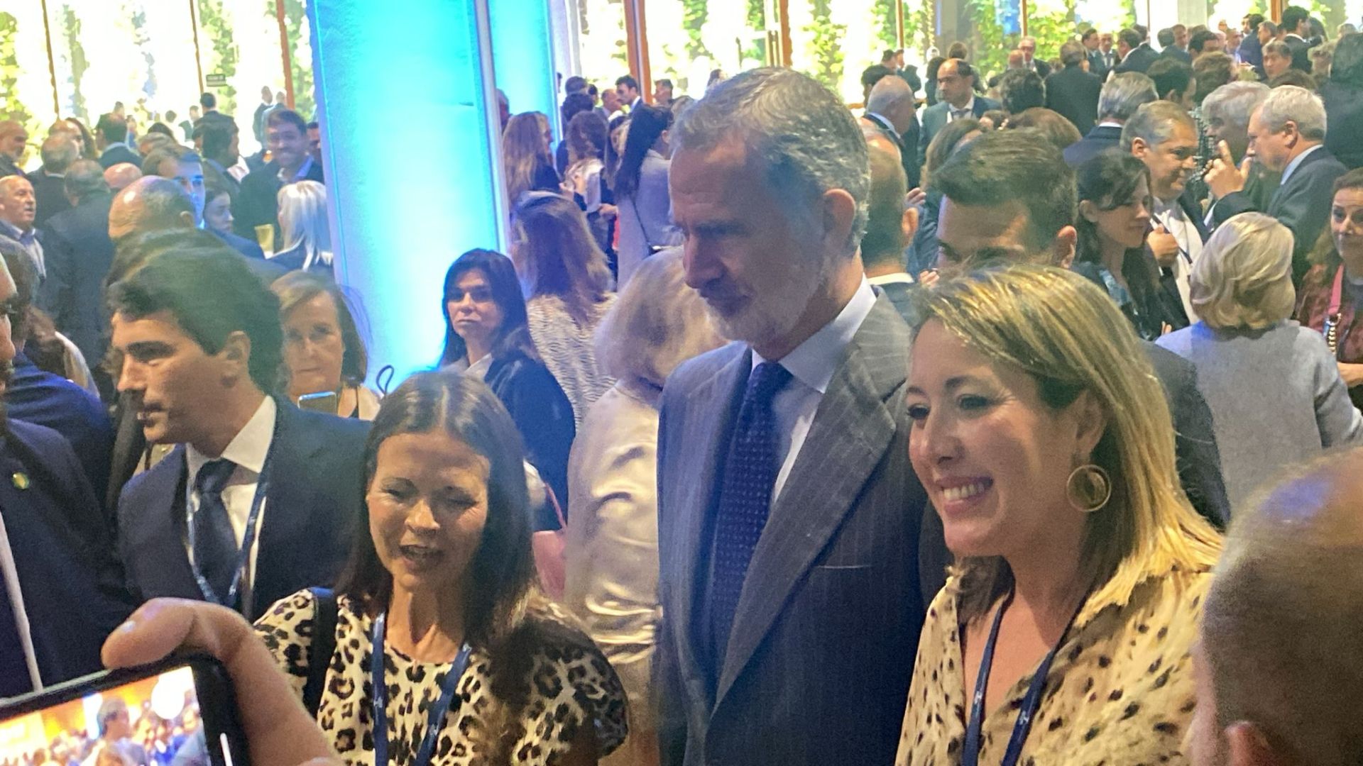 Felipe VI ha acaparado todas las miradas a su llegada al Palacio de Exposiciones y Congresos.