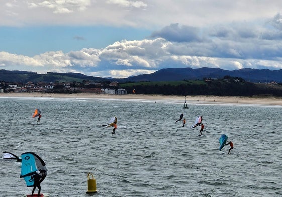 Campeonato regional celebrado en la bahía de Santander.