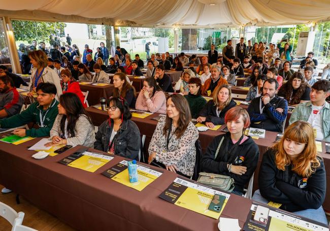 La presencia de jóvenes estudiantes se hace notar en las jornadas de Puente Viesgo.