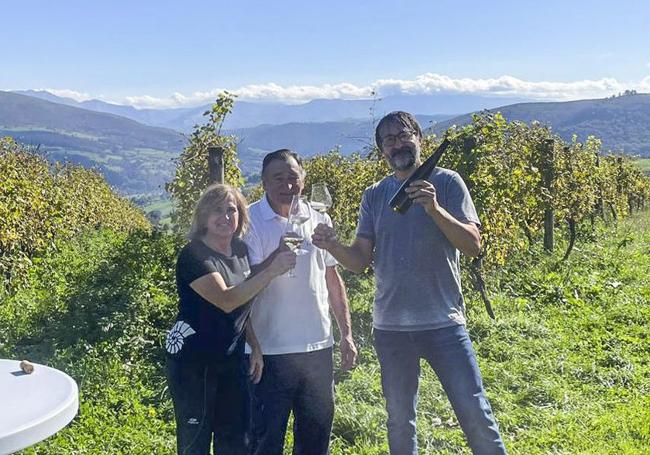 Miriam Pinto, Mariano Alonso y Asier Alonso.