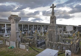 Tumbas y nichos del cementerio de Ciriego.