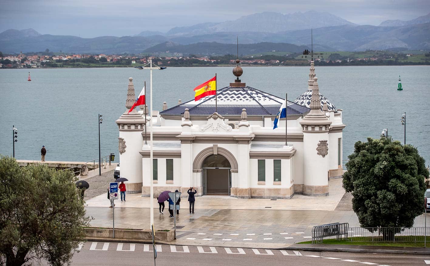 César Díaz ensalzó la actuación que va a permitir al Puerto de Santander «afrontar una nueva etapa» en su «edificio más emblemático».