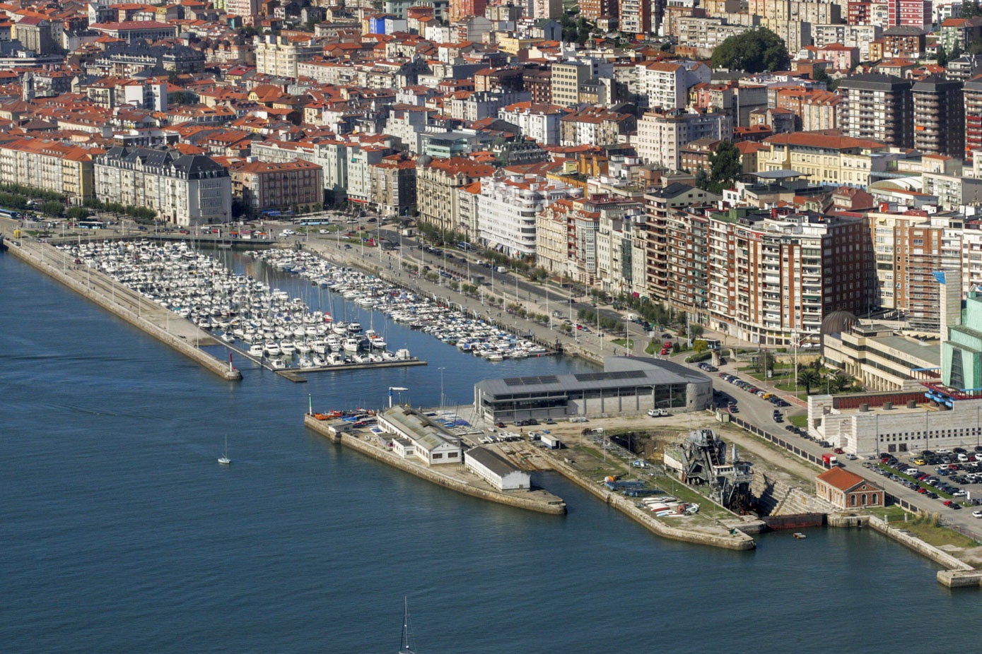 Vista aérea del CEAR de Vela, en Puertochico.