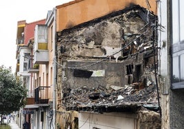 Un edificio se derrumba en La Albericia tras una explosión