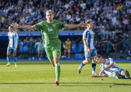 Arana tras meter el segundo gol del Racing.