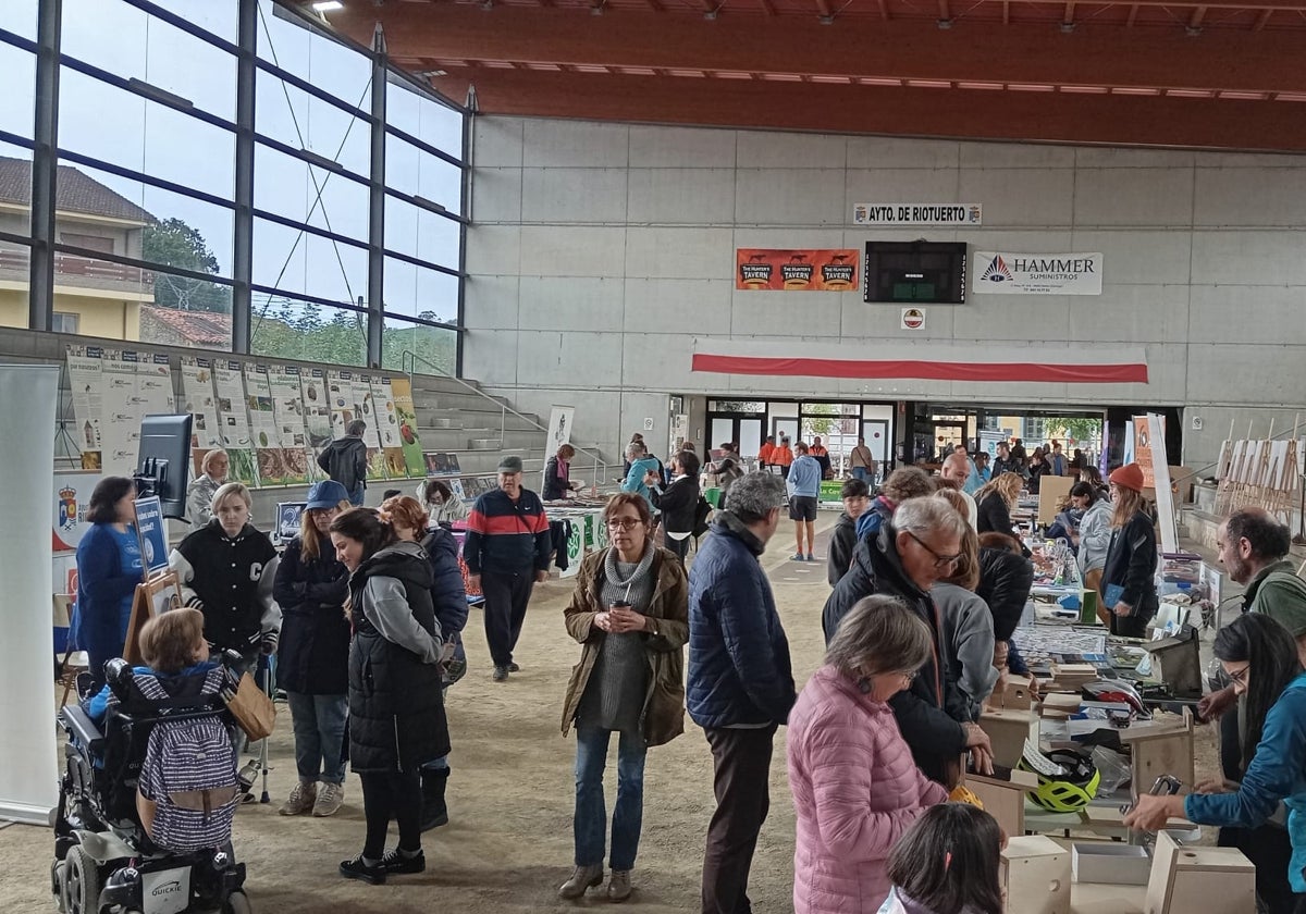 Un momento de la jornada celebrada en la bolera cubierta de La Cavada.