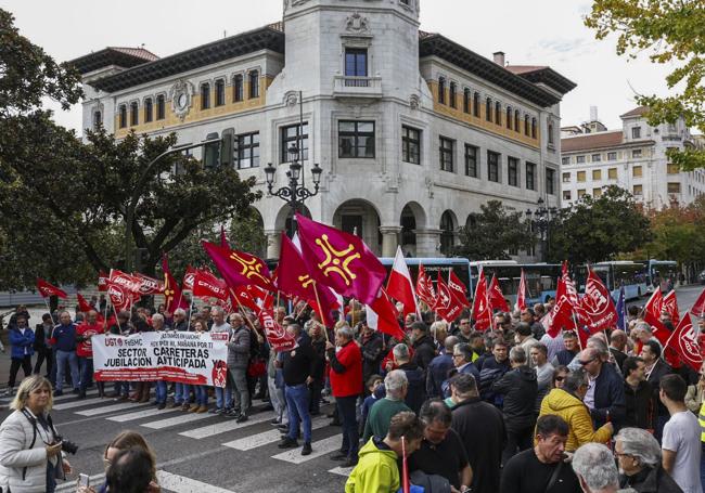 Concentración a las 12.30 horas ante la Delegación del Gobierno.