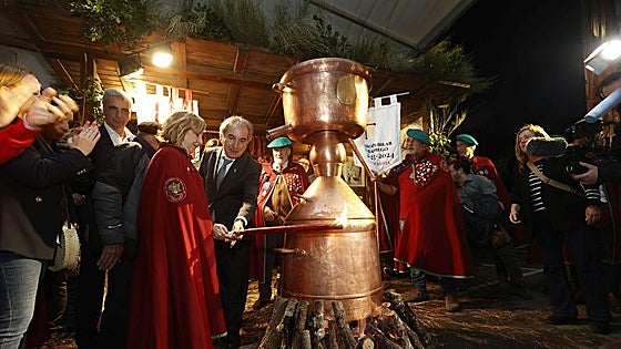 Potes se prepara para celebrar la XXXII Fiesta del Orujo y proclamar a QuicoToronjí Orujero Mayor