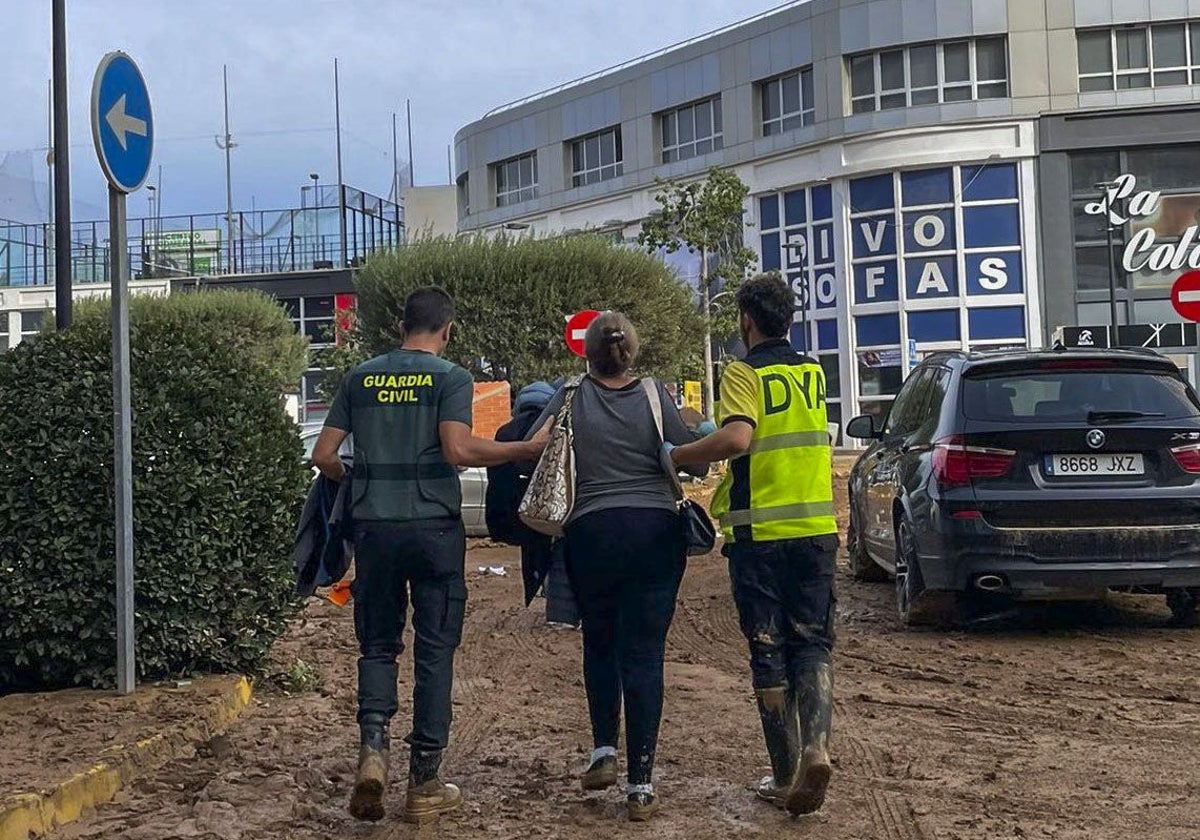 Los voluntarios de la DYA están trabajando en coordinación con el resto de equipos de emergencia.