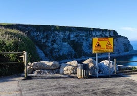 Accesos cerrados hasta la playa de Langre.